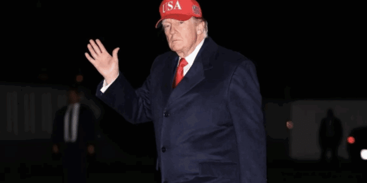 Trump attacca il Papa: “Pessimo in politica estera, se non fossi alla Casa Bianca non sarebbe in Vaticano”