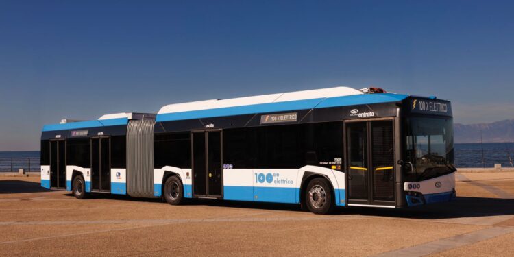 Pasqua e Pasquetta al Poetto a zero stress: debuttano i maxi bus elettrici