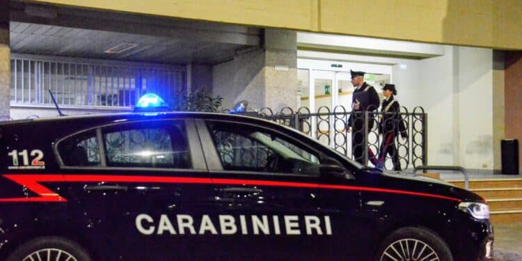 Cagliari, in casa a Stampace nascondeva droga, munizioni e banconote false: 28enne in carcere