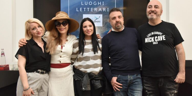 L’isola dei centenari raccontata da cinque scrittori: viaggio nei paesi nascosti della Sardegna