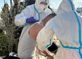 Cagliari, clamoroso sbarco di 16 algerini al porto di via Roma: intercettati e portati in salvo nel capoluogo