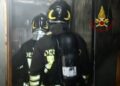 Cagliari, paura a Sant’Elia: divampa un incendio in una cantina, salvi gli appartamenti