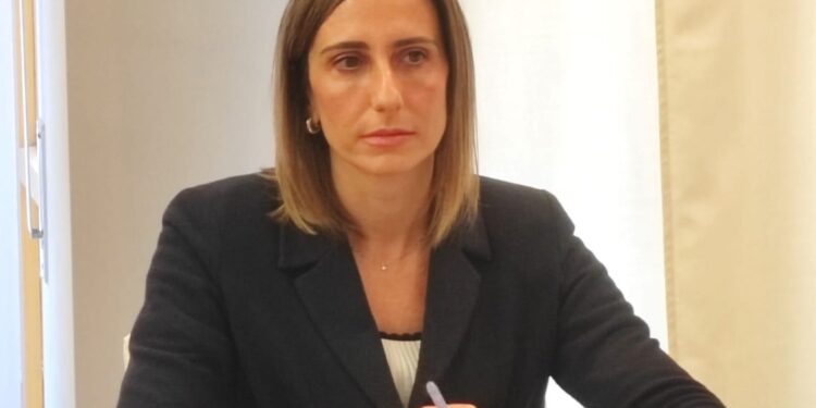 Caro carburanti, incontro a Roma per scongiurare effetti negativi in Sardegna. L’assessora Manca: “Priorità è la tutela della continuità territoriale”