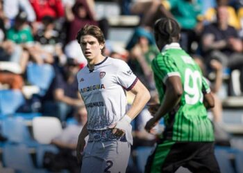 Sassuolo-Cagliari 2-1, una sconfitta da incubo: i rossoblù in crisi, Obert sbaglia a porta vuota nel recupero