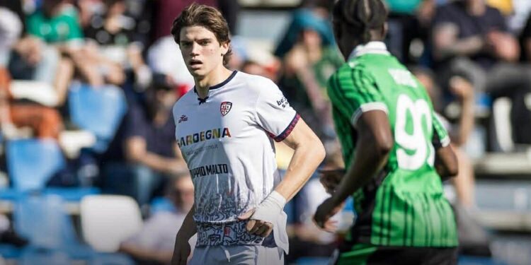 Sassuolo-Cagliari 2-1, una sconfitta da incubo: i rossoblù in crisi, Obert sbaglia a porta vuota nel recupero