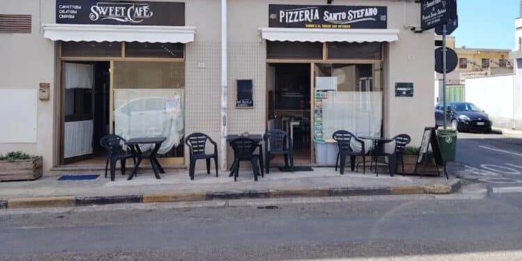 Sinnai, il bar chiude a pranzo perché la bolletta costa troppo: “Situazione instabile nel Mondo”