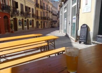 Cagliari, chi non paga la Tari non può avere tavolini esterni: colpiti anche Il Merlo Parlante e Pani e Casu