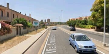 Caos traffico, il gran ballo di via Vesalio a Cagliari: lavori finiti, ma si viaggia a una sola corsia con la pista ciclabile che si espande con cordolo