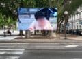 Cagliari, rabbia e dolore per le immagini shock di piazza del Carmine: “La donna sta male, ha bisogno di aiuto”
