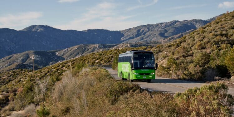Collegamenti fra città e aeroporti, in Sardegna arrivano gli autobus low cost di Flixbus ma solo in estate