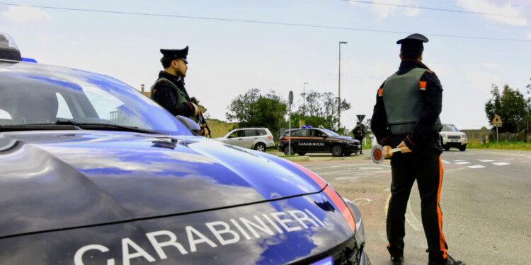 Cagliari, blitz dei carabinieri: catturato un 35enne irreperibile e arrestato l’amico per detenzione di cocaina
