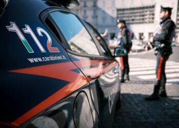 In fuga con lo scooter sul lungomare di Quartu: 19enne ha un incidente e scappa a piedi, poi si costituisce