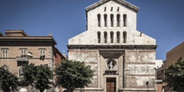 Cagliari, il nuovo centro di accoglienza nella chiesa del Carmine non piace ai residenti di Stampace