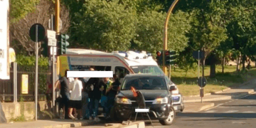 Via Vesalio shock, investito un pedone nello stesso punto dello schianto di stamattina
