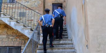 Mandas, in casa non c’è più cibo: i carabinieri fanno la spesa per una famiglia in difficoltà