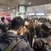 Delirio all’aeroporto di Cagliari, lavori in corso e file chilometriche ai controlli alle 7 del mattino