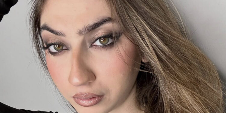 Terribile scontro frontale fra due auto: Samantha muore a 21 anni, era il  suo primo giorno di lavoro