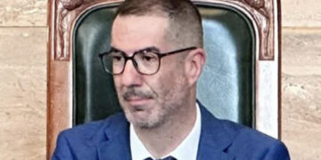 Movida nel centro storico di Cagliari, arriva il piano anti caos: privati “sentinelle” con linea diretta alla Polizia Locale