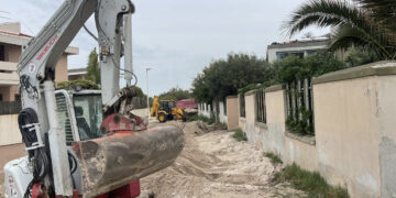 Flumini di Quartu, 140 tonnellate di sabbia pronte a tornare nel litorale dopo essere stata recuperata dalle strade: “L’unico Comune sardo ad averlo fatto”