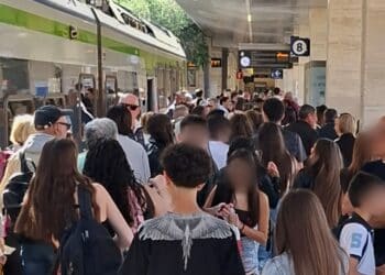 Cagliari, treni presi d’assalto per raggiungere la festa di Sant’Efisio: 10 convogli straordinari sulla linea Cagliari- San Gavino/Oristano