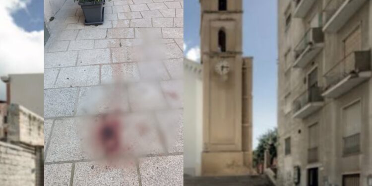 Macchie di sangue in piazza Sant’Eulalia, l’ironia dei residenti: “Installazione artistica densa di significato”