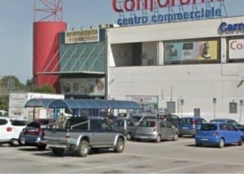 San Sperate, cresce l’allarme sicurezza nell’area commerciale di Conforama: “Situazione ormai insostenibile”