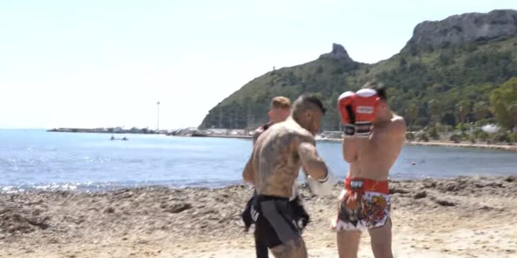 Strelka, il Poetto si trasforma in un ring per avvicinare i giovani allo sport