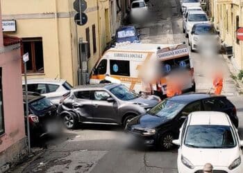 Cagliari, crash fra auto a un incrocio di Pirri: caos tra via Cillocco e via Randaccio