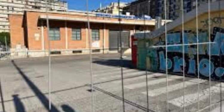 Cagliari, cantiere San Benedetto: almeno un anno e mezzo di lavori al mercato, residenti esasperati da traffico e parcheggi