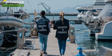 Cagliari: 100 yacht fantasma in porto, maxi truffa al fisco da 48 milioni di euro