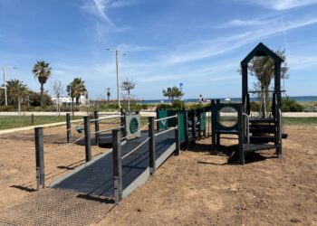 Quartu Sant’Elena, parco giochi inclusivo al Poetto, un grande attrezzo multifunzione con rampe per l’accesso ai disabili