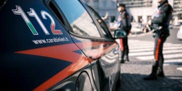 Sanluri, con coltello e droga in auto non si ferma all’alt: inseguimento spericolato nella notte