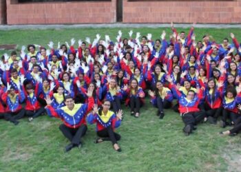 Alla Domus l’inno rossoblù in Lis grazie al coro “Manos Blancas”