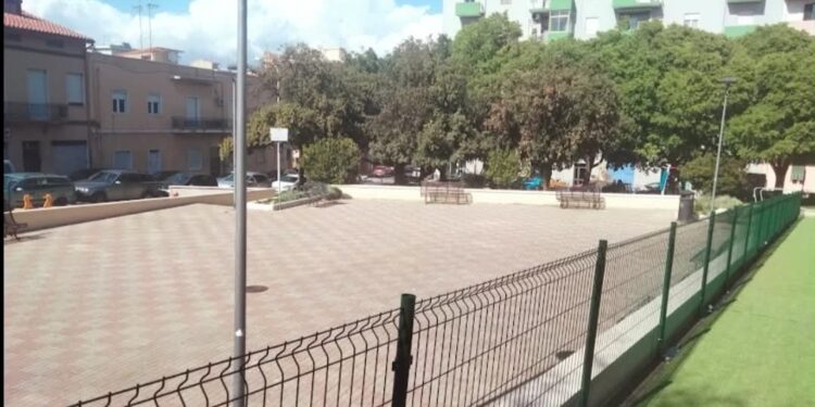 Cagliari, proteste per l’area cani di piazza Paese di Seui: “Rumori continui e odori insopportabili”