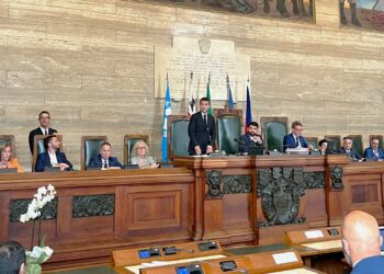 Cagliari, l’appello in consiglio comunale: “Celebriamo gli eroi di via Canelles che hanno salvato tre vite”