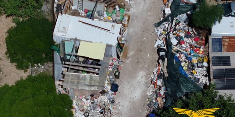 Contrasto alla combustione illecita dei rifiuti: due persone denunciate e sequestrata una discarica abusiva a Selargius