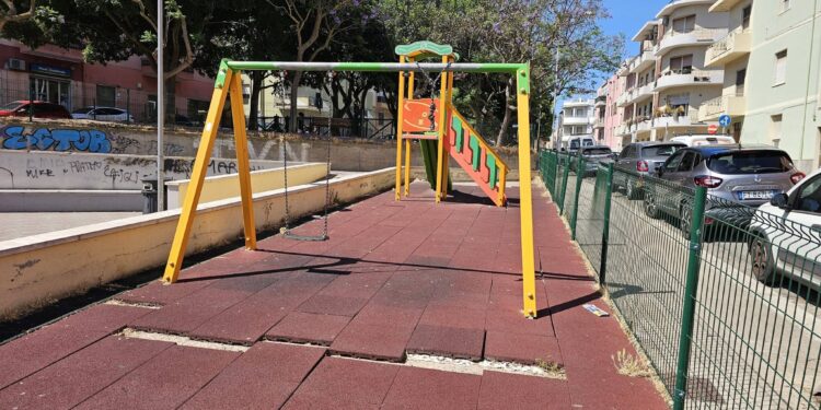 Cagliari, “Falso che l’area giochi in piazza paese di Seui sia sistemata come dice l’assessora Giua Marassi”