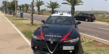 Cagliari, allievi carabinieri fermano un ladro nel centro cittadino: arrestato un 49enne