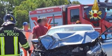 Gravissimo incidente sulla Ss 131 a Monastir, 3 auto coinvolte: tre feriti estratti dalle lamiere