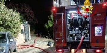 Capoterra, incendio in un’abitazione a Poggio dei Pini: intervengono i vigili del fuoco