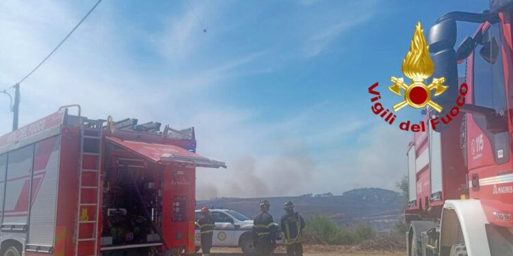 Inferno di fuoco tra Nuraminis e Monastir, domenica di grande paura: in azione i vigili del fuoco
