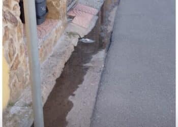Capoterra, emergenza igienico-sanitaria in via Liguria: “Da mesi liquami su strade e marciapiedi”