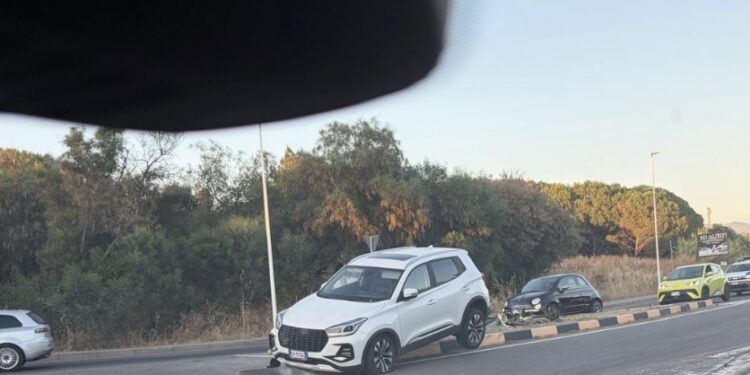 Quartu, alto pericolo sul litorale: un suv si schianta dopo Margine Rosso