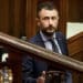 Il deputato Emanuele Pozzolo fuori strada con il suv: tasso alcolemico superiore al consentito