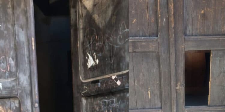 Chiesa di San Sebastiano a Siliqua deturpata dai vandali, l’ira del Comune: “Sono nostri giovanissimi concittadini refrattari ad ogni azione educativa“