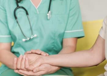 Cagliari, rischio clinico e condizioni organizzative critiche per gli infermieri dell’urgenza pediatrica: “Solo 2 unità per turno”
