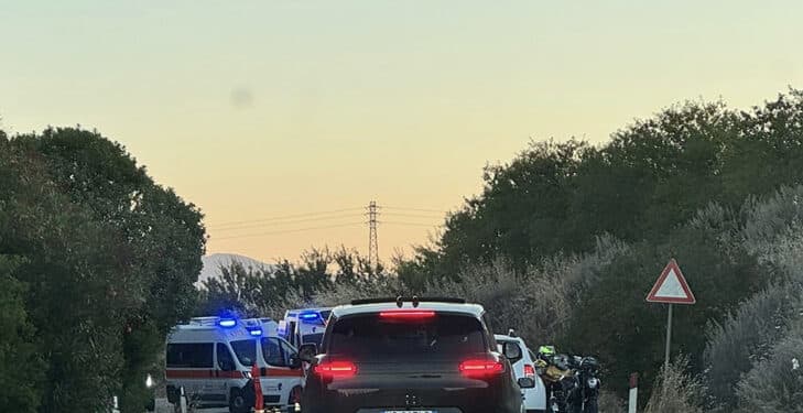 Villanovaforru-Sardara, grave incidente sulla SP 52: scontro tra auto e moto, diversi feriti
