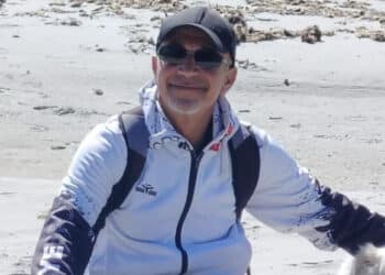 Il lungo saluto ad Andrea Carcassi morto a 55 anni in un incidente, il dolore della moglie: “Non date nulla per scontato”