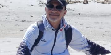 Il lungo saluto ad Andrea Carcassi morto a 55 anni in un incidente, il dolore della moglie: “Non date nulla per scontato”