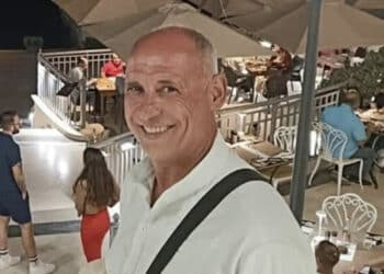 Malore fatale in spiaggia a Monte Nai, addio all’imprenditore 56enne Roberto Pilia
